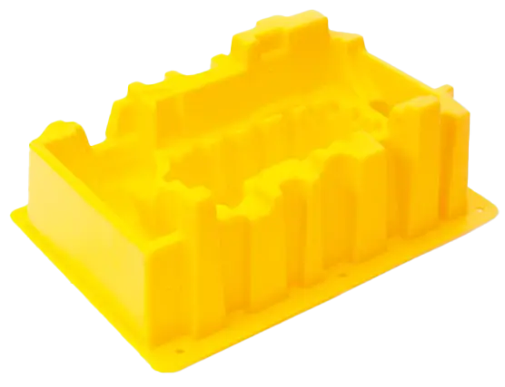 rotomoulage de pièces plastiques creuses par chauffage et rotation du moule
