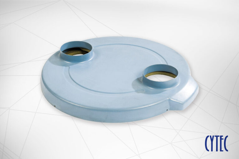 Capot thermoformé pour machine agricole