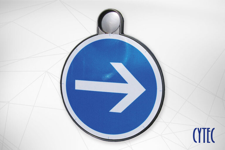 Panneau de signalisation thermoformé