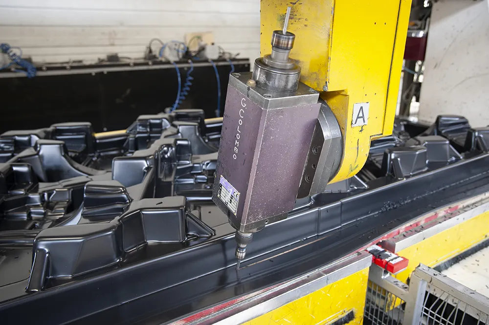 Fabrication de pièces plastiques thermoformées sur mesure par Cytec