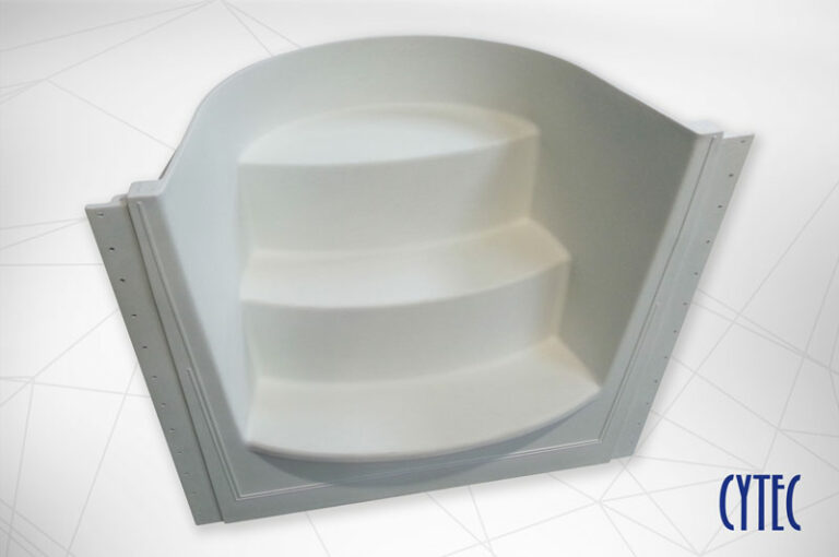 Escalier de piscine en plastique rotomoulé